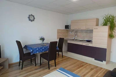 Ferienwohnung mit Pool und Meerblick