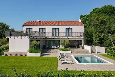 Villa mit Klimaanlage und Aussenpool