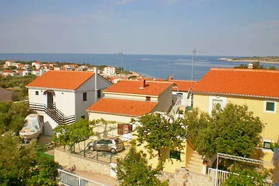 Ferienwohnung mit Terrasse und Grill