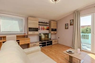 Ferienwohnung mit Balkon und Parkplatz