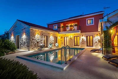 Elegante Villa Pamaroka in Šibenik mit privat