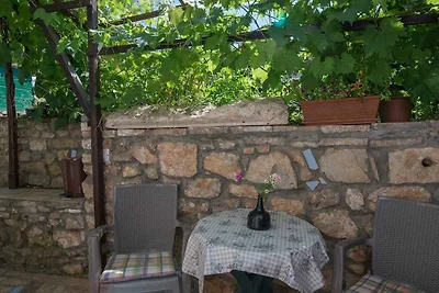 Studio mit TV und Terrasse