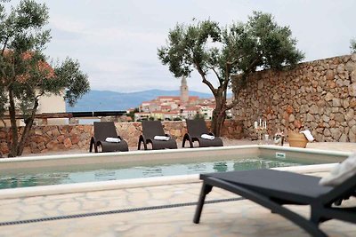 Villa mit Swimmingpool und Meerblick