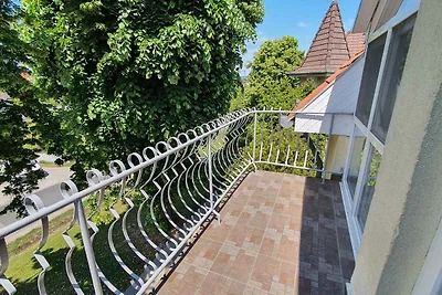Ferienwohnung mit Kinderspielplatz und Balkon