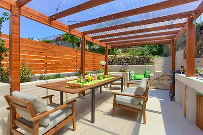 Villa im modernen Design mit privatem Pool un