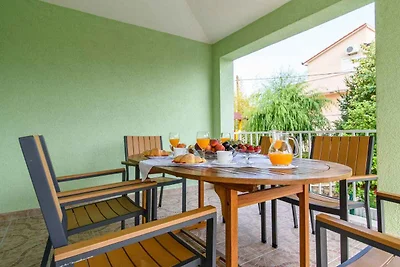 Ferienwohnung mit Balkon und Pool