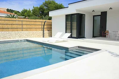 Ferienhaus mit Klimaanlage und Pool