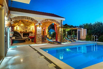 Elegante Villa Pamaroka in Šibenik mit privat