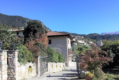 Ferienhaus mit Balkon und Garten