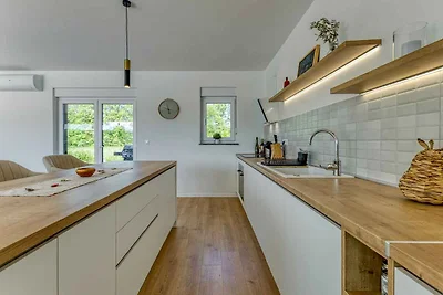 Modernes Haus mit 3 Schlafzimmern, privatem P