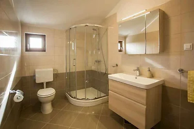 Apartment mit zwei Schlafzimmern, Garten, WLA