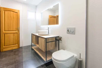 Ferienwohnung modern ausgestattet mit Pool