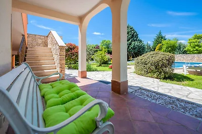 Villa mit Klimaanlage und Pool