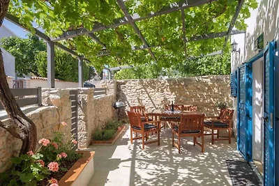 Ferienhaus mit Terrasse und Whirlpool