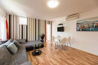 Ferienwohnung mit Swimmingpool und Klima