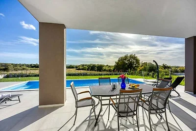 Villa mit Privatpool und Whirlpool