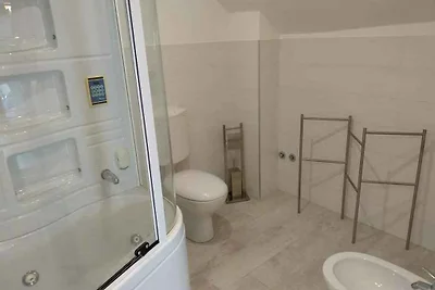 Ferienwohnung mit Balkon, Klimaanlage und