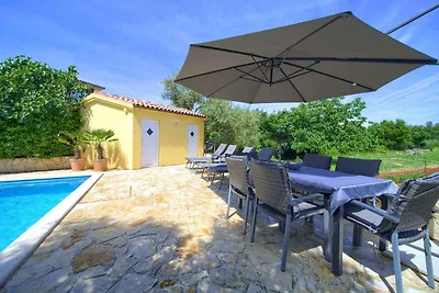 Ferienhaus ruhiger Ort mit Pool