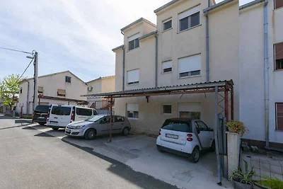 Ferienwohnung mit Terrasse und Grill