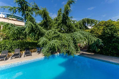 Ferienwohnung mit Swimmingpool und Balkon