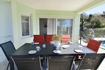 Ferienhaus mit Aussenpool