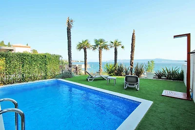 Ferienwohnung mit Terrasse und Aussenpool