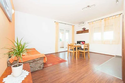 Ferienwohnung mit Terrasse und Klimaanlage