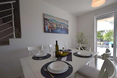 Ferienhaus mit einem Pool und drei