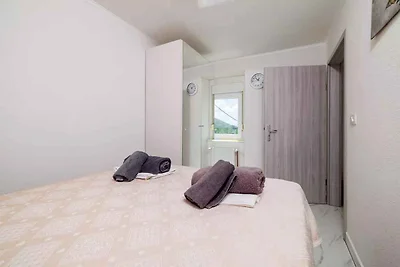 Ferienwohnung mit Klimaanlage und Terrasse mi