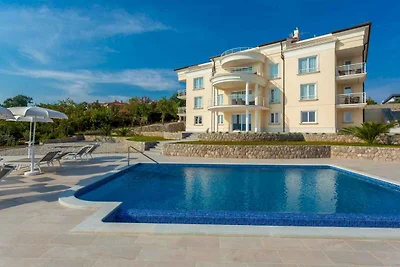 Ferienwohnung mit Pool und Klimaanlage