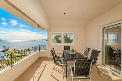 Komfortables Ferienapartment Batela mit Meerb