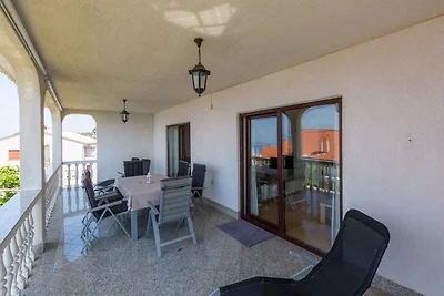 Ferienwohnung mit Terrasse und Meerblick