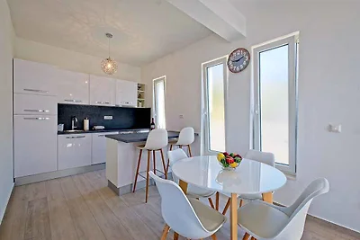 Ferienwohnung mit Terrasse und Meerblick