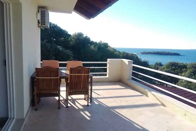 Ferienwohnung mit Terrasse und Meerblick