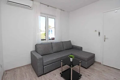 Ferienwohnung mit Balkon, Klimaanlage und