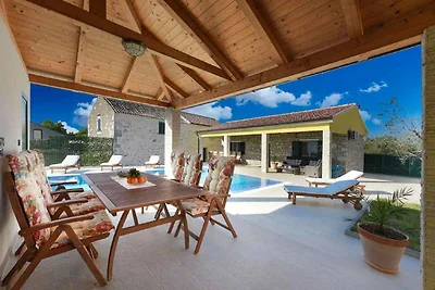 Vakantiehuis Ontspannende vakantie Lovinac