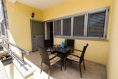 Gemütliches Apartment Vesna in Vodice für ein