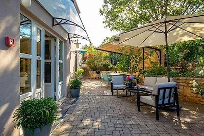 Charmantes Ferienhaus Lidija mit privatem Poo