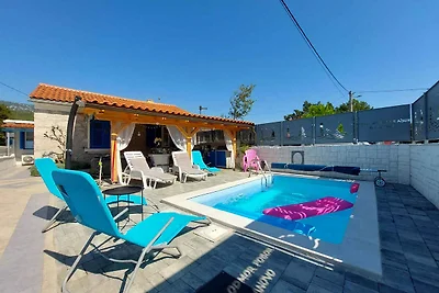 Ferienhaus mit Aussenpool und Whirlpool