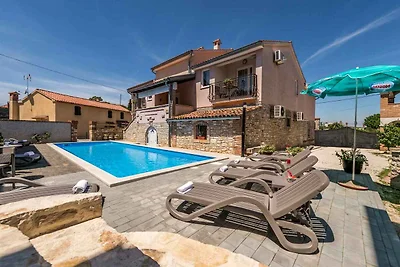 Ferienwohnung mit Klimaanlage und Pool