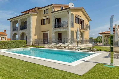 FerienHaus mit Klimaanlage und Aussenpool