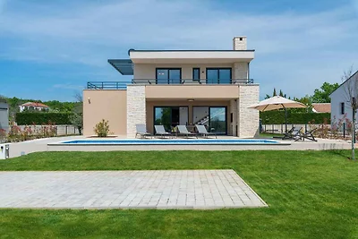 Villa mit Aussenpool