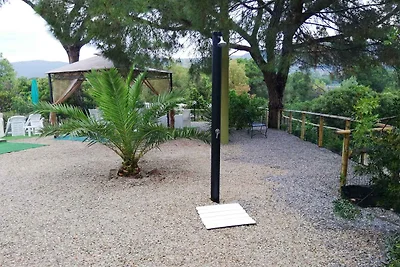 Ferienhaus mit Garten und Pool