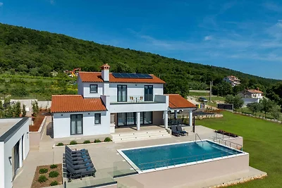 Villa mit Klimaanlage und Pool