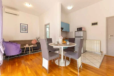 Apartment im ersten Stock eines