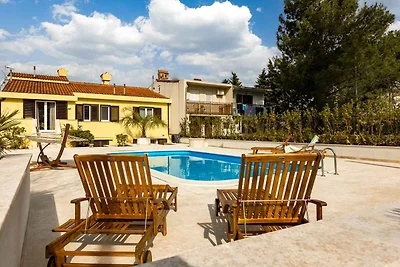 Ferienhaus mit Aussenpool, Klimaanlage und