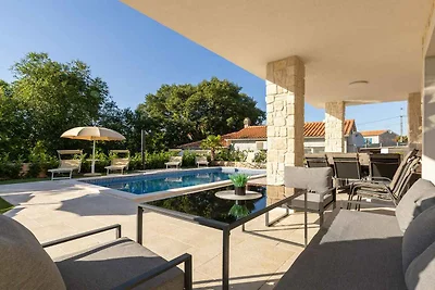 Villa mit Pool