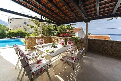 Villa mit Meerblick und Pool
