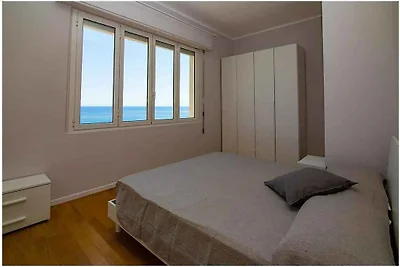 Ferienwohnung mit Klimaanlage und Balkon