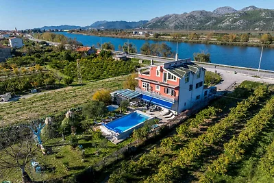 Gemütliches Ferienhaus in Opuzen mit privatem